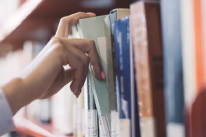 The school has a spacious and well-resourced library that provides students with opportunities to discover the world of knowledge.